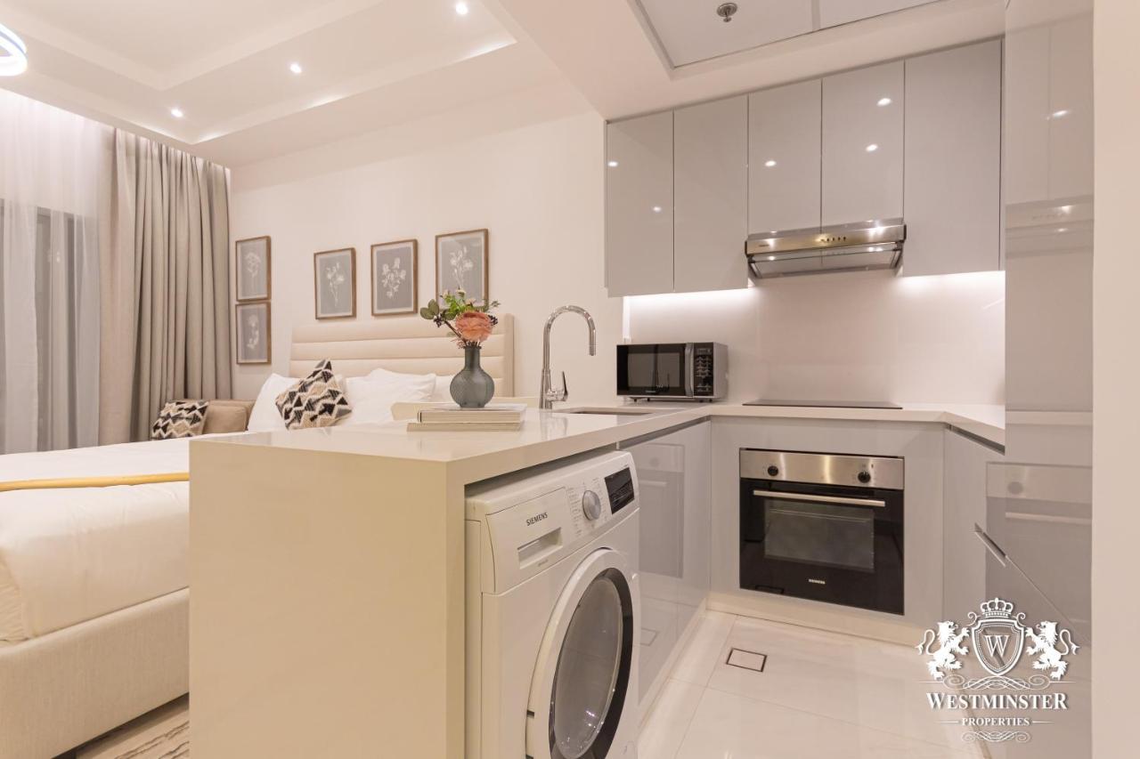 두바이 Westminster Burj Al Nujoom 아파트 외부 사진